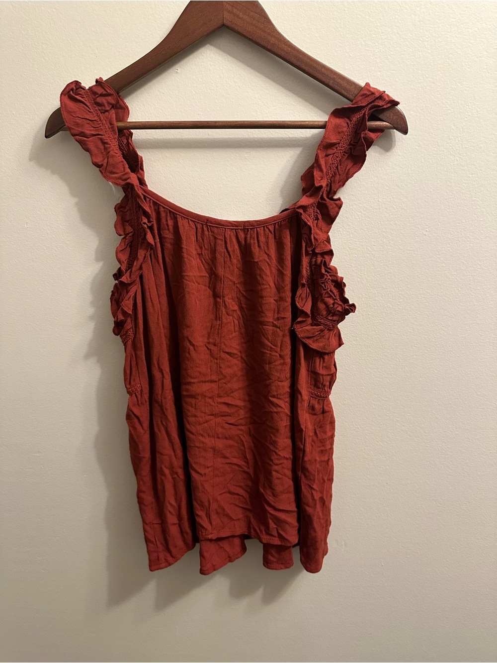 #468 Maurices Rust Ruffled Strap Tank Top - Picture 3 of 3